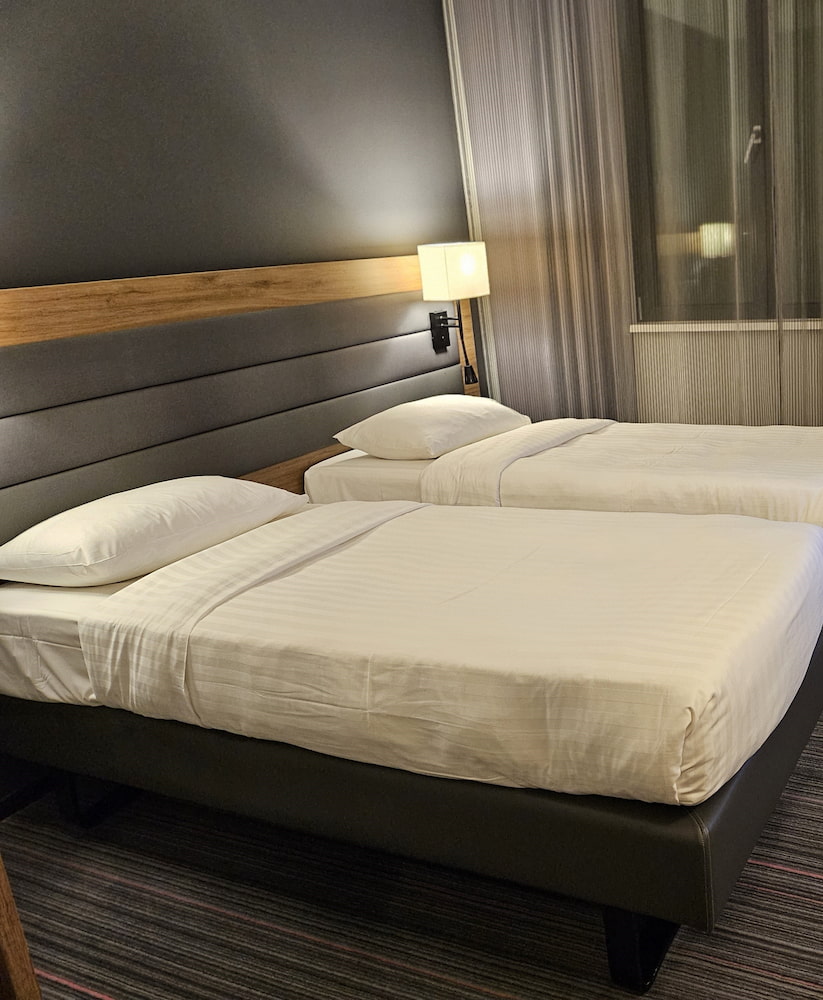 Moxy Milan Linate Airport Moxy Milan Linate Airport