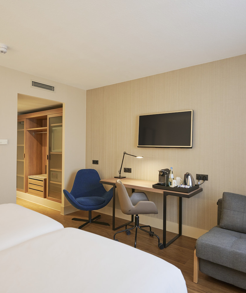 NH Hotel Frankfurt Airport NH Hotel Frankfurt Airport