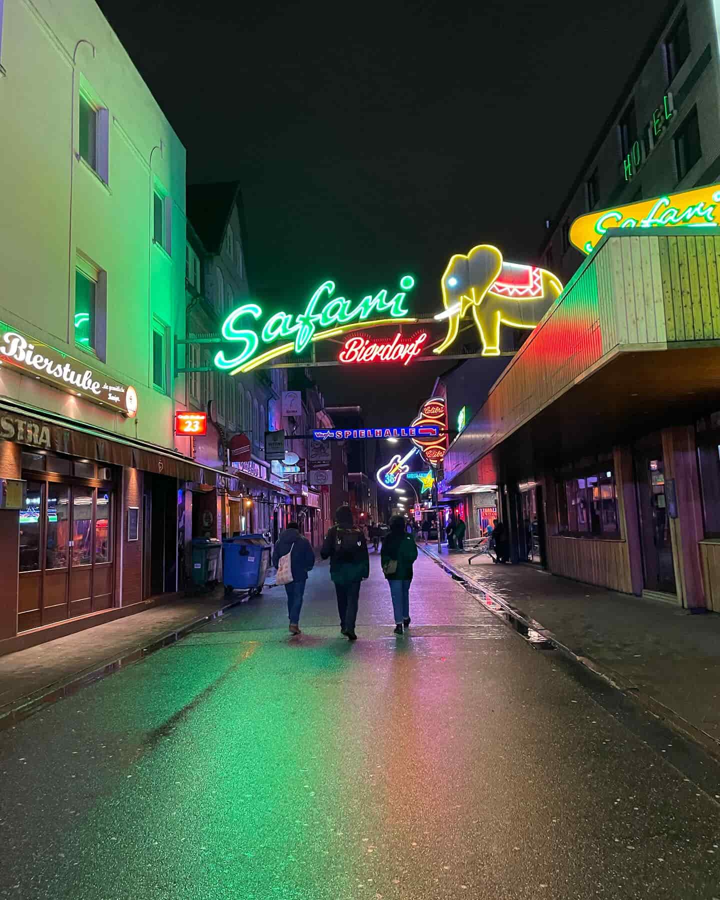 St. Pauli & Reeperbahn St. Pauli & Reeperbahn