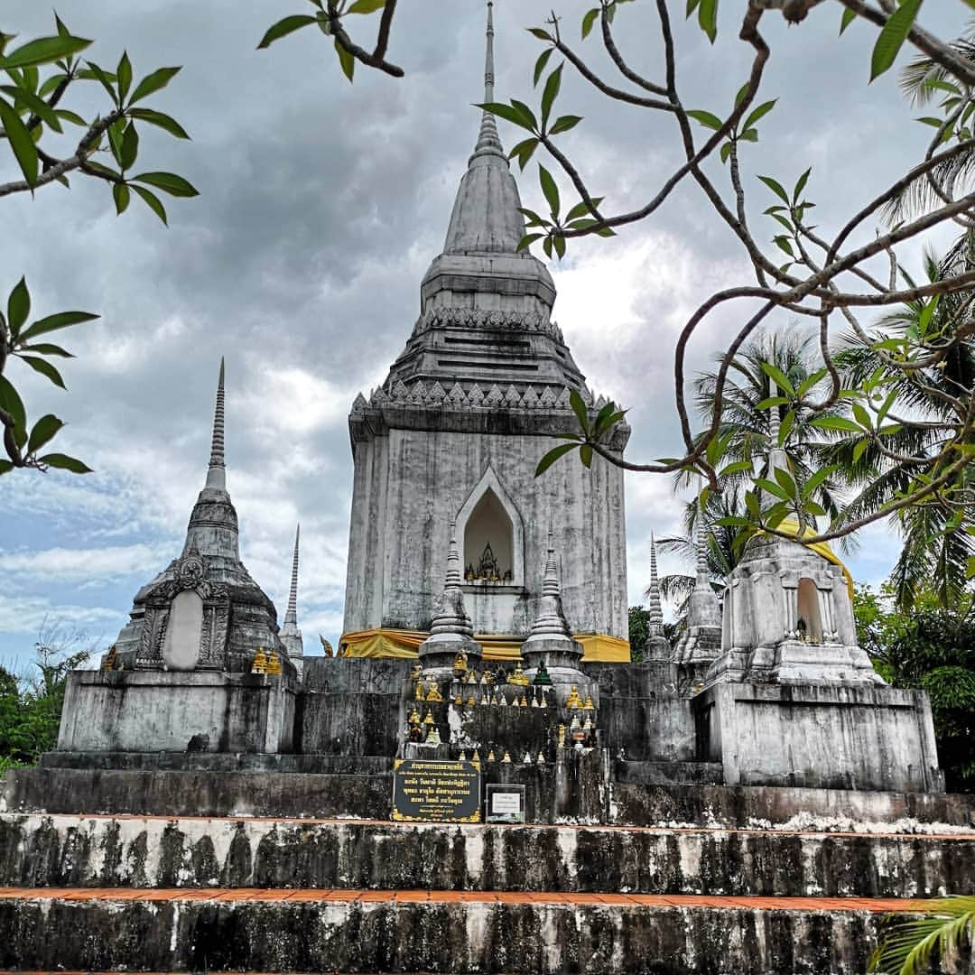 Wat Phu Khao Noi