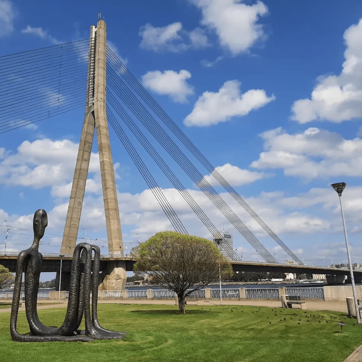 Vanšu Bridge Kipsala