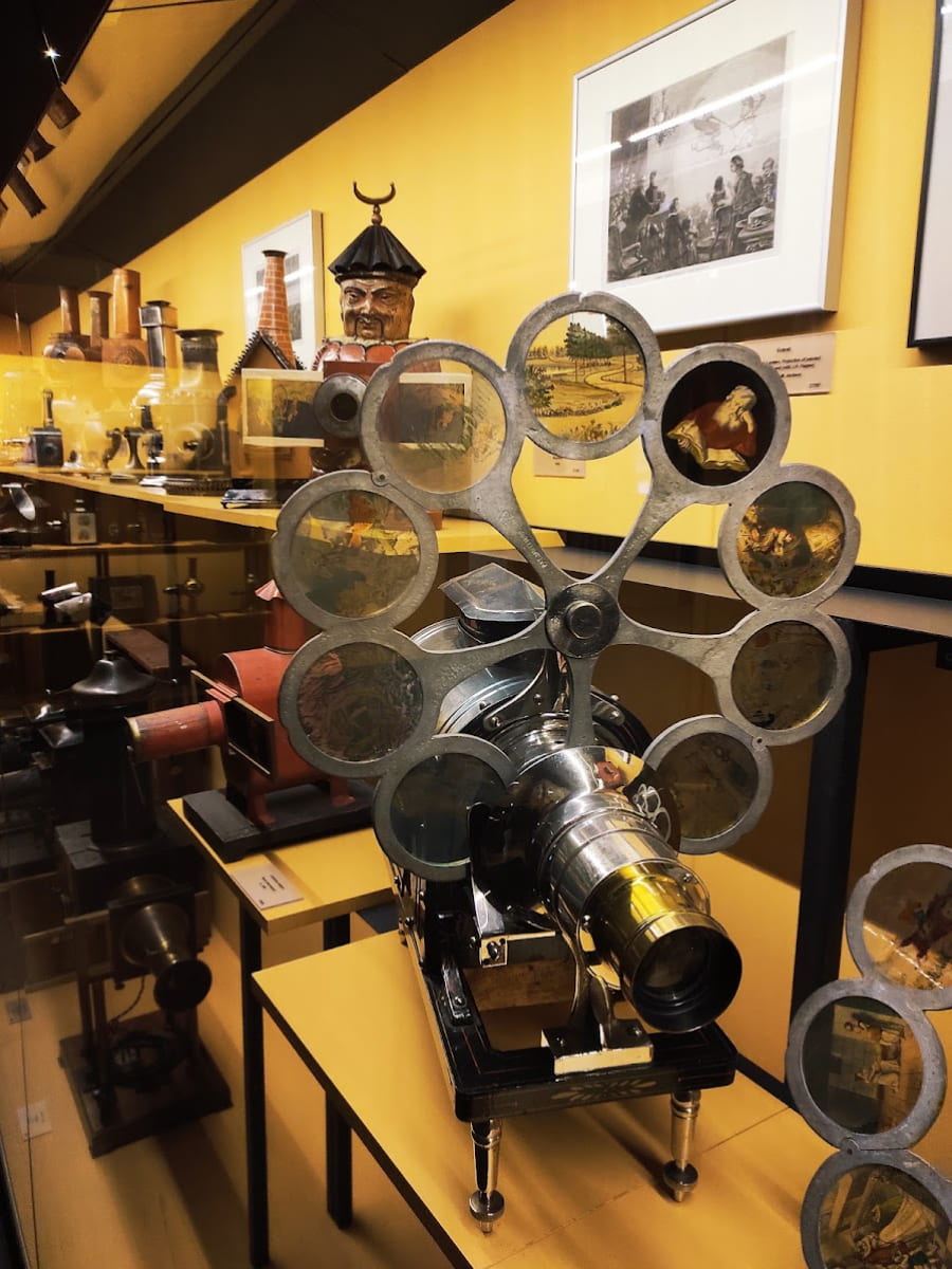 Museu del Cinema-Col·lecció Tomàs Mallol, Girona Museu del Cinema-Col·lecció Tomàs Mallol, Girona